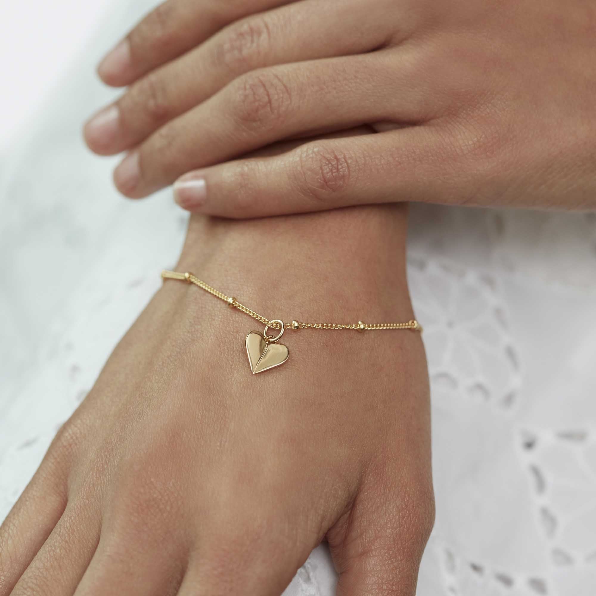 Mini Heart Bead Bracelet Gold - Image 2