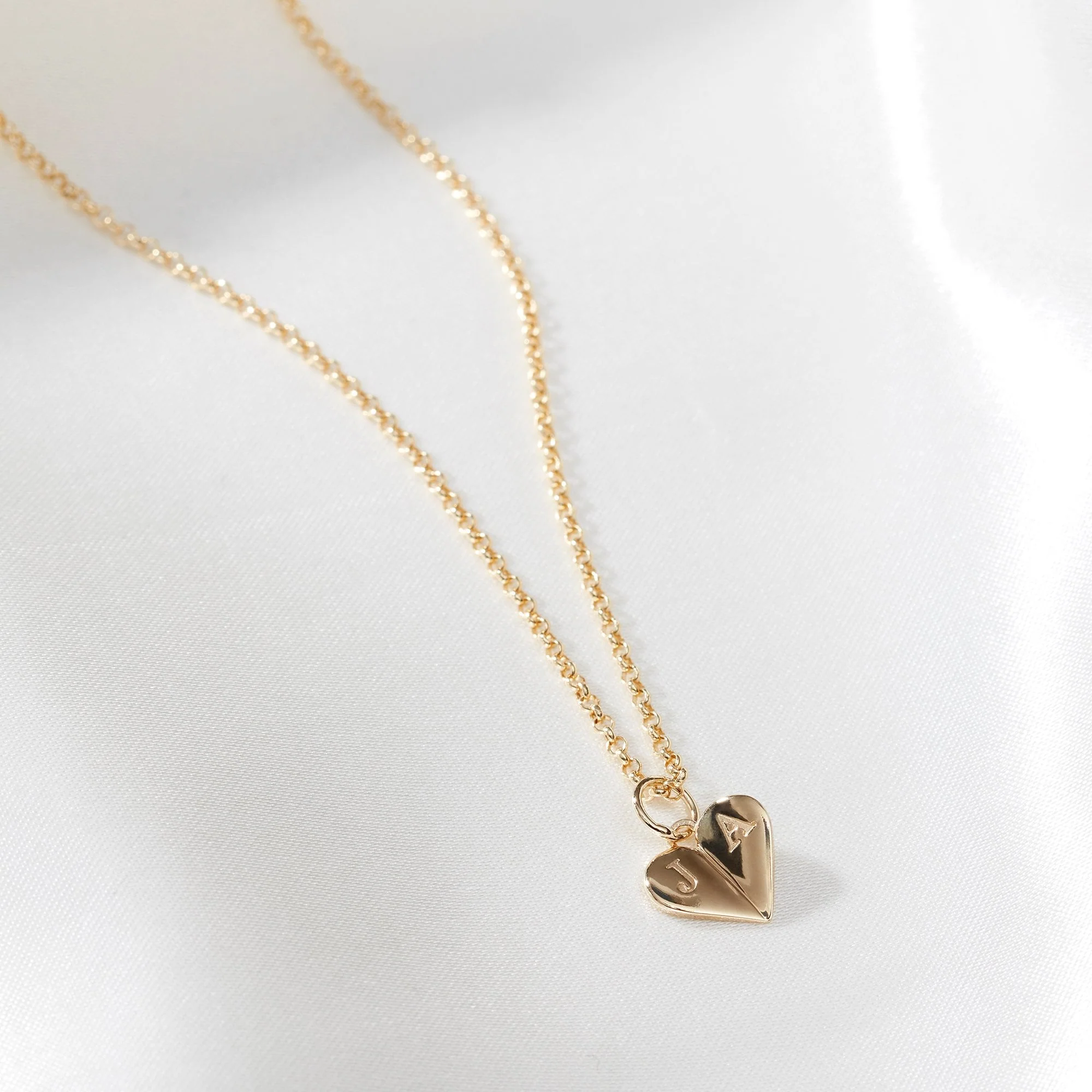 Mini Heart Necklace Gold - Image 2