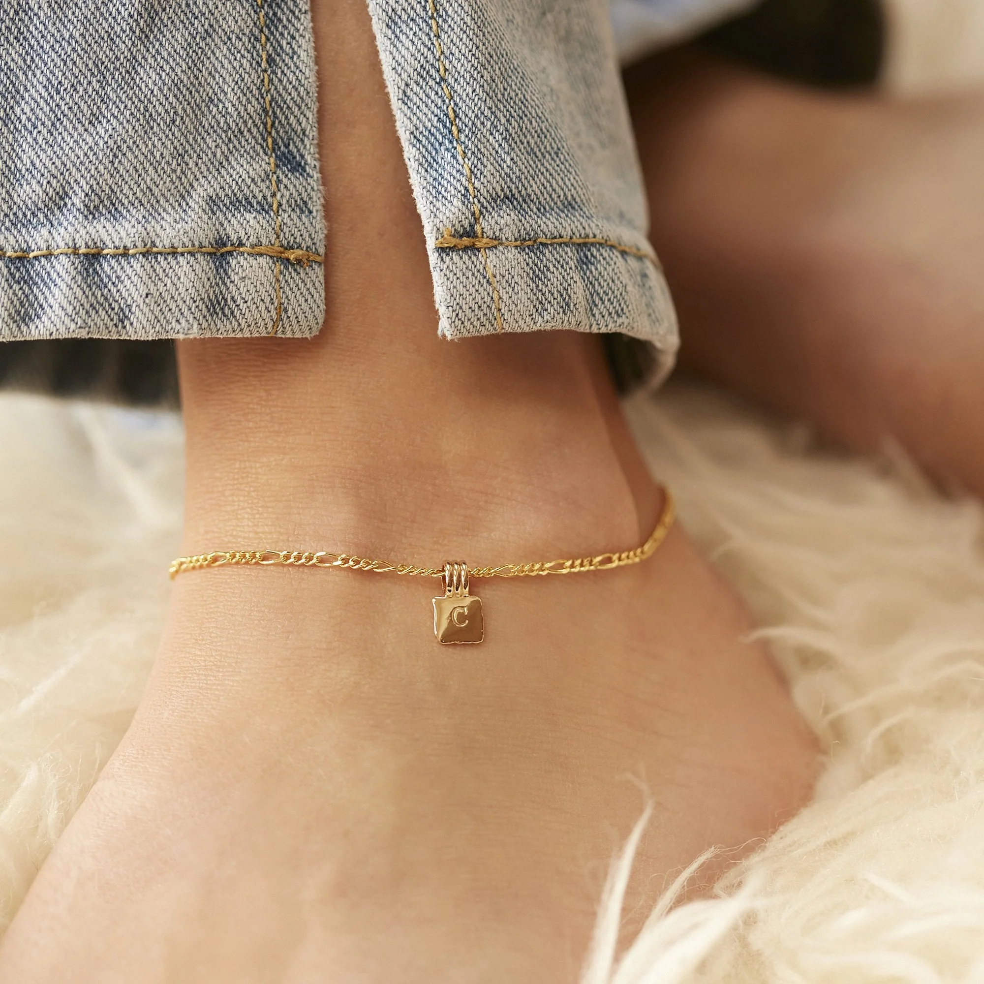 Initial Square Charm Figaro Chain Anklet Gold - Image 2