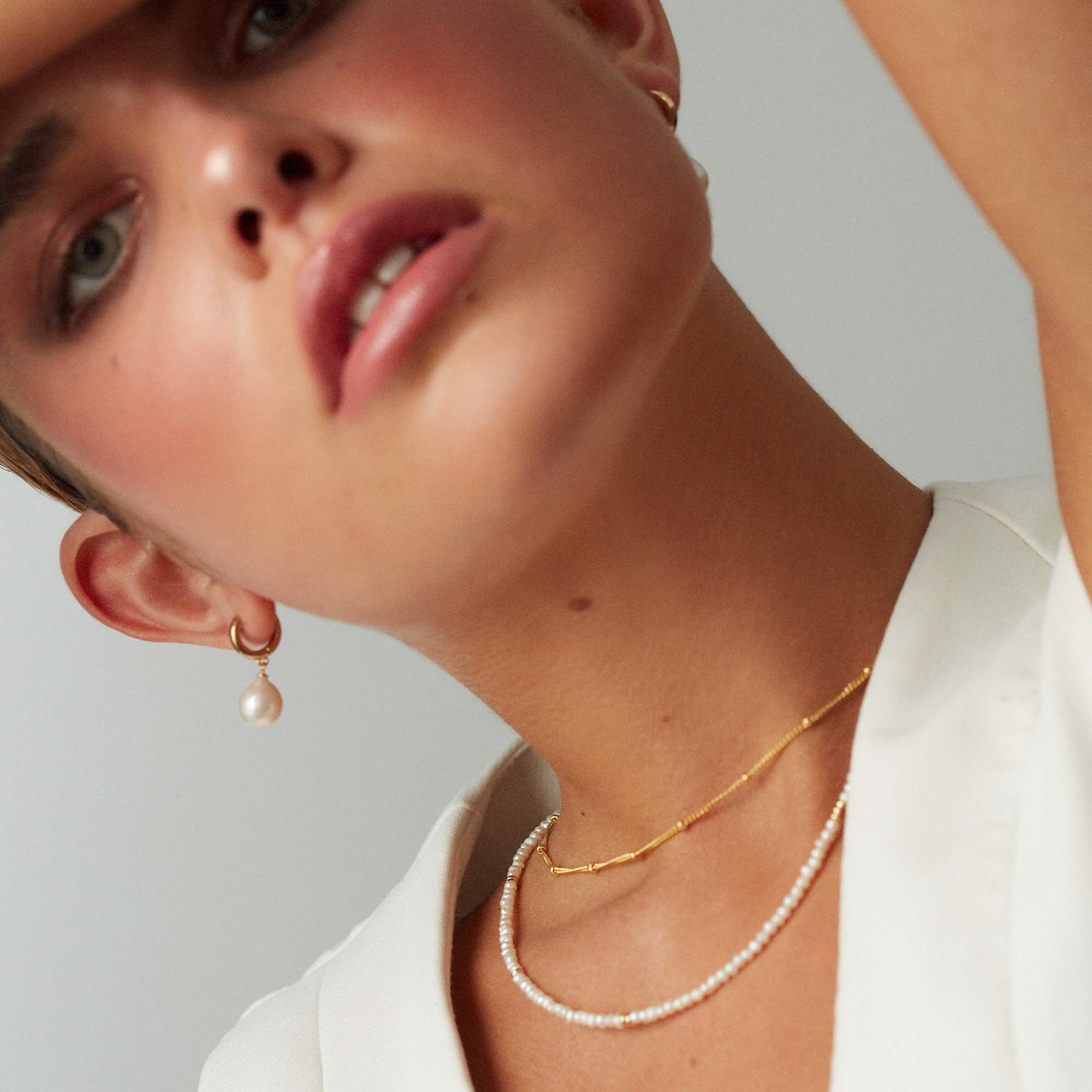 Pearl Necklace Gold - Image 4