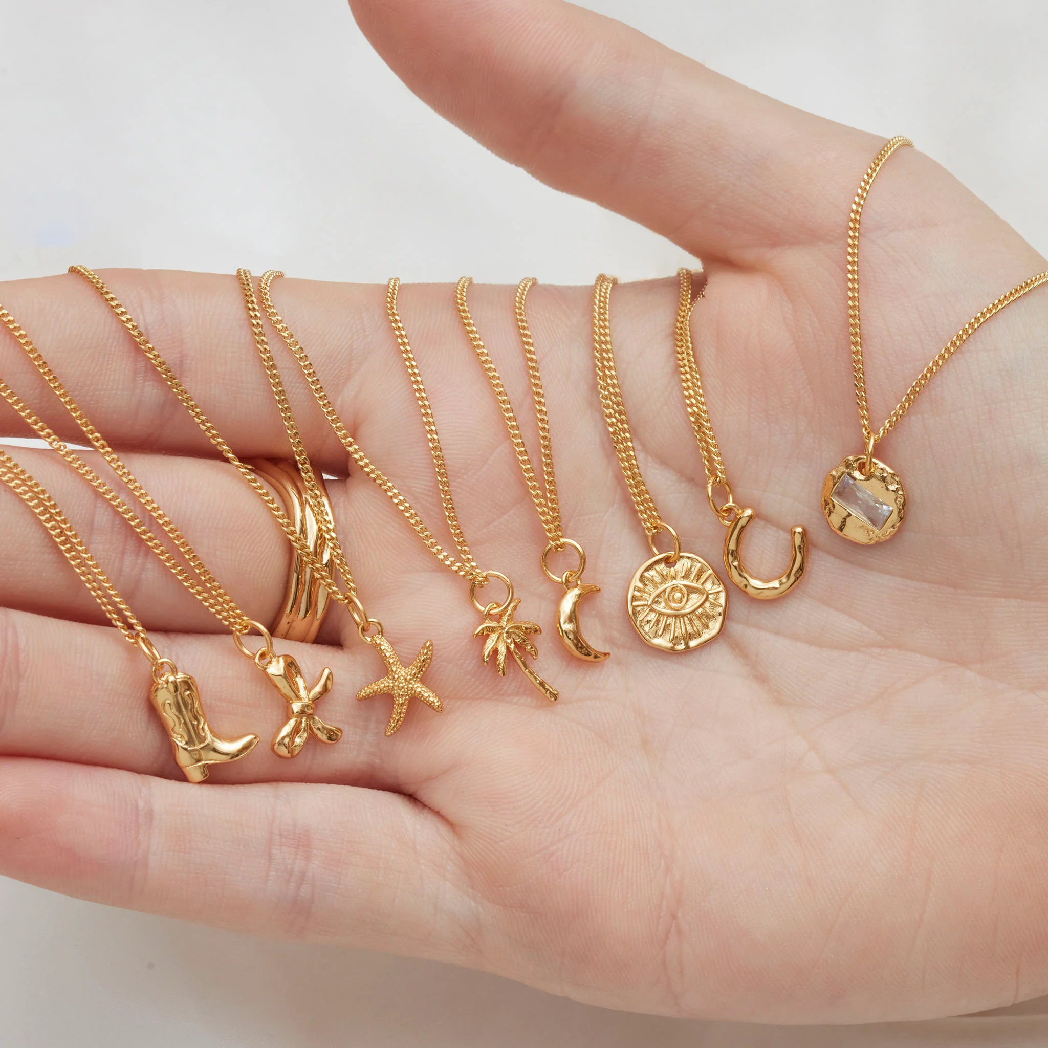 Your Guiding Star Necklace Gold - Image 3